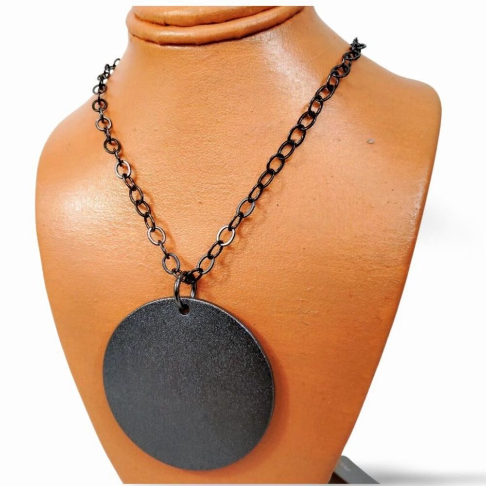 Bold Nordstrom Gunmetal Tone Heavy 2" Round Disc Pendant Necklace JW1537